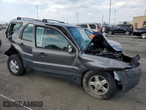 2004 Ford Escape XLS with VIN 1FMYU02124DA10326, listed as a Copart auction lot 42523165 with 3,579 mi miles and Salvage Title. Bid and sale history available at DreamBid. Image 4.