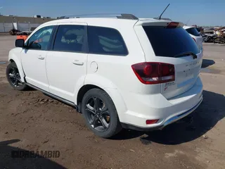 2018 Dodge Journey Crossroad z VIN 3C4PDDGG0JT386534, wystawiony jako IAAI lot #41958650 z przebiegiem 128 938 mil mil oraz . Historia ofert i sprzedaży dostępna na DreamBid. Obrazek 3.