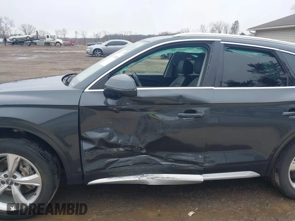 2020 Audi Q5 Premium Plus with VIN WA1BNAFY5L2010054, listed as a IAAI auction lot 41738526 with 83,152 mi miles. Bid and sale history available at carsss.com. Image 6.