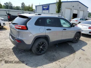 2015 Jeep Cherokee Sport z VIN 1C4PJLAB4FW707010, wystawiony jako Copart lot #57338145 z przebiegiem 112 720 mil mil oraz Czysty tytuł • Clean title. Historia ofert i sprzedaży dostępna na DreamBid. Obrazek 3.