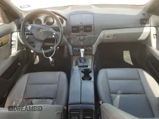 2008 Mercedes-Benz C 350 Sport z VIN WDDGF56X98F179247, wystawiony jako Copart lot #56415975 z przebiegiem 154 439 mil mil oraz Czysty tytuł • Clean title. Historia ofert i sprzedaży dostępna na DreamBid. Obrazek 8.