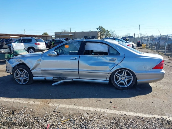 2006 Mercedes-Benz S-Class 5.0L with VIN WDBNG75J16A484001, listed as a IAAI auction lot 41665498 with 1 mi miles. Bid and sale history available at carsss.com. Image 14.