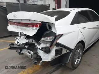 2025 Hyundai Elantra SE z VIN KMHLL4DG5SU913590, wystawiony jako IAAI lot #41900727 z przebiegiem 3 406 mil mil oraz . Historia ofert i sprzedaży dostępna na DreamBid. Obrazek 6.