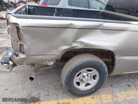 2002 Chevrolet Silverado 1500 LS with VIN 1GCEC19W12Z120303, listed as a IAAI auction lot 41269996 with 185,809 mi miles. Bid and sale history available at carsss.com. Image 6.