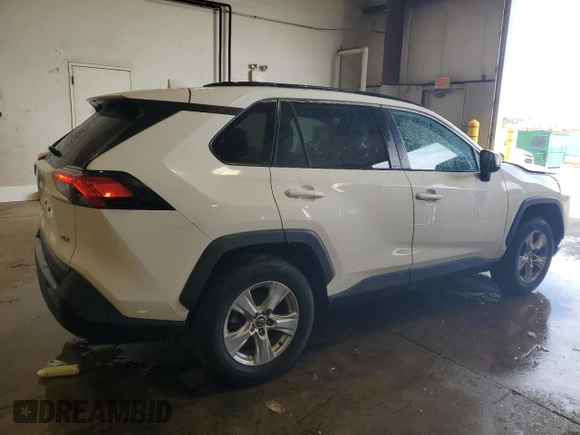 2020 Toyota RAV4 XLE with VIN 2T3W1RFV5LW065988, listed as a Copart auction lot 57382295 with 91,364 mi miles and Clean title. Bid and sale history available at DreamBid. Image 3.