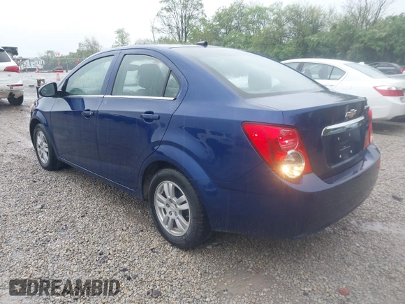 2014 Chevrolet Sonic LT z VIN 1G1JC5SH3E4212735, wystawiony jako IAAI lot #42199750 z przebiegiem 131 524 mil mil oraz . Historia ofert i sprzedaży dostępna na DreamBid. Obrazek 3.