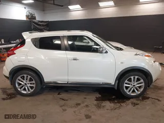 2011 Nissan Juke SV with VIN JN8AF5MR6BT010692, listed as a IAAI auction lot 41297664 with 128,161 mi miles. Bid and sale history available at carsss.com. Image 13.