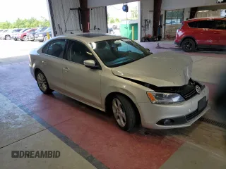 2011 Volkswagen Jetta SEL z VIN 3VWLZ7AJ5BM332905, wystawiony jako Copart lot #61913255 z przebiegiem Nie podano mil oraz Czysty tytuł • Clean title. Historia ofert i sprzedaży dostępna na DreamBid. Obrazek 4.