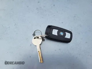 2011 BMW 3 Series 335i с VIN WBADX7C5XBE242018, выставлен на аукционе IAAI как лот 42448371 с пробегом 69 043 миль миль и . История ставок и продаж доступна на DreamBid. Изображение 8.