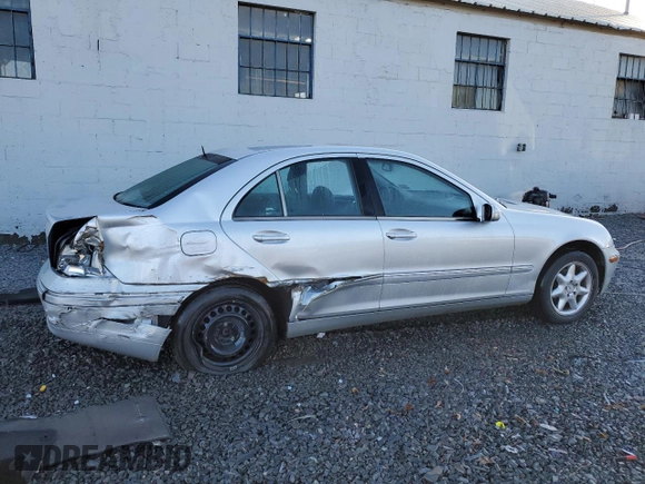 2002 Mercedes-Benz C 230/260/280/320 with VIN WDBRF61J92F200907, listed as a Copart auction lot 85004194 with 80,953 mi miles and Salvage Title. Bid and sale history available at DreamBid. Image 3.