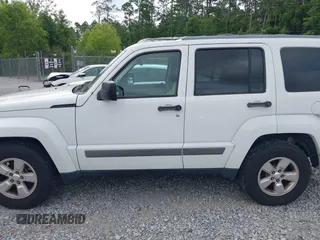 2012 Jeep Liberty Sport Latitude z VIN 1C4PJLAKXCW145609, wystawiony jako IAAI lot #42342281 z przebiegiem 107 256 mil mil oraz . Historia ofert i sprzedaży dostępna na DreamBid. Obrazek 6.