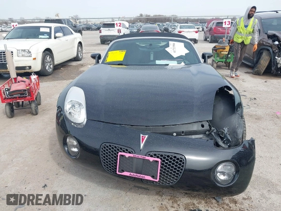 2007 Pontiac Solstice z VIN 1G2MB35B87Y135895, wystawiony jako IAAI lot #41733986 z przebiegiem 50 109 mil mil oraz . Historia ofert i sprzedaży dostępna na DreamBid. Obrazek 12.