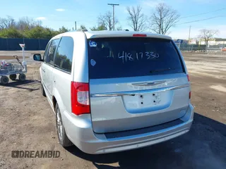 2011 Chrysler Town & Country Limited z VIN 2A4RR6DG1BR609818, wystawiony jako IAAI lot #41817330 z przebiegiem 160 482 mil mil oraz . Historia ofert i sprzedaży dostępna na DreamBid. Obrazek 3.