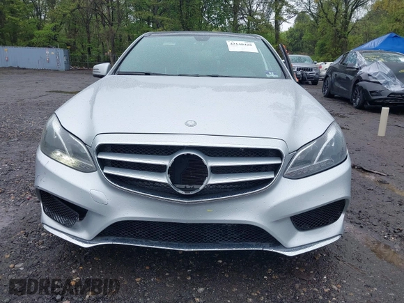 2015 Mercedes-Benz E 350 Luxury with VIN WDDHF8JB6FB138449, listed as a IAAI auction lot 42140428 with 198,502 mi miles and . Bid and sale history available at DreamBid. Image 12.