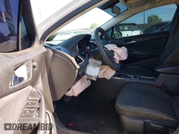 2017 Chevrolet Cruze LS z VIN 1G1BC5SMXH7181536, wystawiony jako IAAI lot #42317266 z przebiegiem 124 380 mil mil oraz . Historia ofert i sprzedaży dostępna na DreamBid. Obrazek 5.