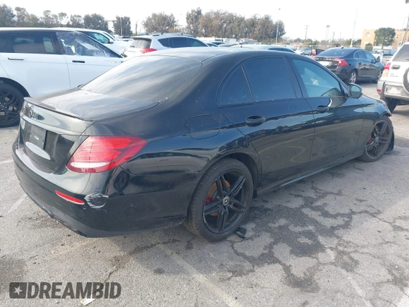 2019 Mercedes-Benz E-Class E 300 with VIN WDDZF4JB0KA600484, listed as a IAAI auction lot 41806241 with 43,038 mi miles. Bid and sale history available at carsss.com. Image 4.