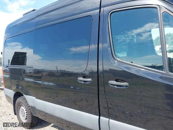 2019 Mercedes-Benz Sprinter Passenger Van with VIN WDZPF0CD5KP160624, listed as a IAAI auction lot 41709866 with NaN miles. Bid and sale history available at carsss.com. Image 13.