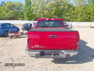 2005 Chevrolet Colorado 1SE LS Z71 z VIN 1GCDS136858155101, wystawiony jako IAAI lot #42012725 z przebiegiem 110 558 mil mil oraz . Historia ofert i sprzedaży dostępna na DreamBid. Obrazek 17.
