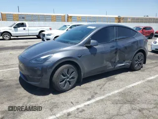 2024 Tesla Model Y Long Range с VIN 7SAYGDEE4RF190932, выставлен на аукционе Copart как лот 63845885 с пробегом Не указан миль и Списание • Salvage title. История ставок и продаж доступна на DreamBid. Изображение 1.