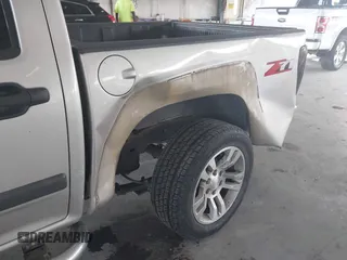 2006 Chevrolet Colorado 3LT with VIN 1GCDS136268182408, listed as a IAAI auction lot 42492420 with 284,568 mi miles and . Bid and sale history available at DreamBid. Image 6.