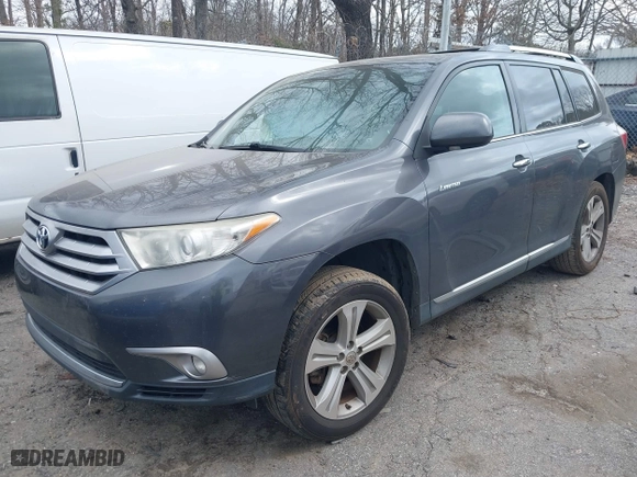 2013 Toyota Highlander Limited with VIN 5TDYK3EH5DS142408, listed as a IAAI auction lot 41713419 with 193,278 mi miles. Bid and sale history available at carsss.com. Image 2.