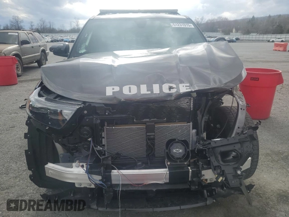 2024 Ford Police Interceptor Utility z VIN 1FM5K8AB9RGA69221, wystawiony jako Copart lot #51231915 z przebiegiem 3 386 mil mil oraz Szkoda całkowita • Salvage title. Historia ofert i sprzedaży dostępna na DreamBid. Obrazek 5.