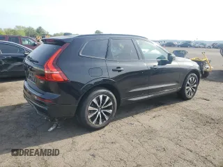 2024 Volvo XC60 Plus Dark Theme z VIN YV4L12RL5R1767754, wystawiony jako Copart lot #55004885 z przebiegiem 13 207 mil mil oraz Szkoda całkowita • Salvage title. Historia ofert i sprzedaży dostępna na DreamBid. Obrazek 3.