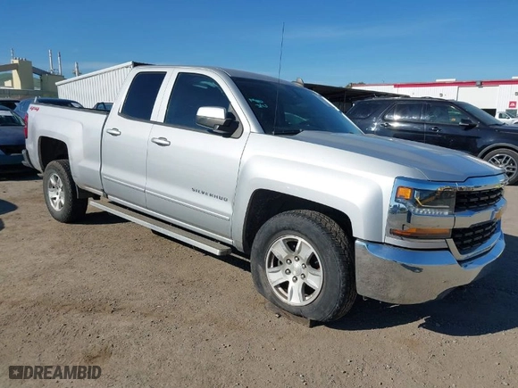 2018 Chevrolet Silverado 1500 LT with VIN 1GCVKREC5JZ118789, listed as a IAAI auction lot 41867955 with 88,602 mi miles. Bid and sale history available at carsss.com. Image 1.