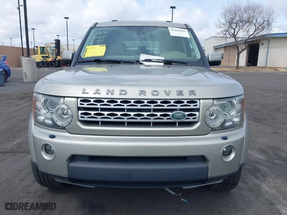 2011 Land Rover LR4 HSE with VIN SALAG2D49BA568133, listed as a IAAI auction lot 41860665 with NaN miles. Bid and sale history available at carsss.com. Image 13.