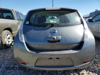 2015 Nissan LEAF SV with VIN 1N4AZ0CPXFC323584, listed as a Copart auction lot 70261393 with 0 mi miles. Bid and sale history available at carsss.com. Image 6.