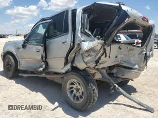 2000 Ford Expedition XLT with VIN 1FMRU15L6YLA47558, listed as a Copart auction lot 62499294 with 0 mi miles and Salvage Title. Bid and sale history available at carsss.com. Image 2.