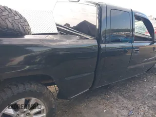 1999 Chevrolet Silverado 1500 LT with VIN 1GCEK19T5XE103902, listed as a IAAI auction lot 40495191 with Not Provided miles and . Bid and sale history available at DreamBid. Image 15.