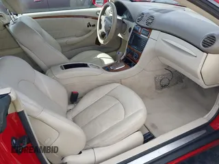 2008 Mercedes-Benz CLK 350 z VIN WDBTK56FX8T094798, wystawiony jako IAAI lot #41555114 z przebiegiem 203 903 mil mil oraz . Historia ofert i sprzedaży dostępna na DreamBid. Obrazek 5.