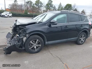 2018 Toyota RAV4 XLE with VIN 2T3RFREV0JW761820, listed as a IAAI auction lot 41464607 with 109,989 mi miles. Bid and sale history available at carsss.com. Image 17.