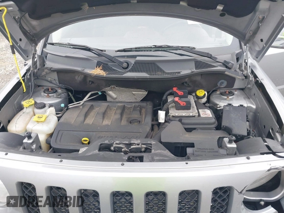 2016 Jeep Patriot Sport with VIN 1C4NJRBB6GD756036, listed as a IAAI auction lot 41910486 with 147,845 mi miles and . Bid and sale history available at carsss.com. Image 10.
