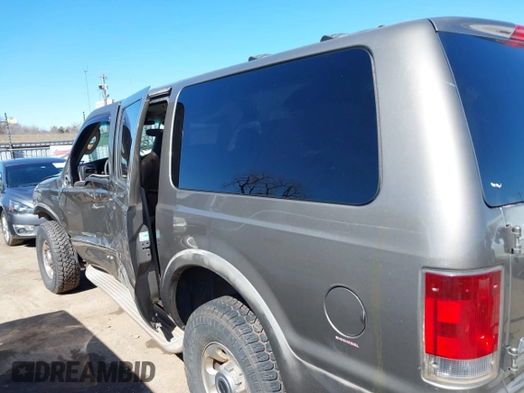 2005 Ford Excursion Limited с VIN 1FMSU43P25EB76602, выставлен на аукционе IAAI как лот 41712613 с пробегом Не указан миль и . История ставок и продаж доступна на DreamBid. Изображение 15.