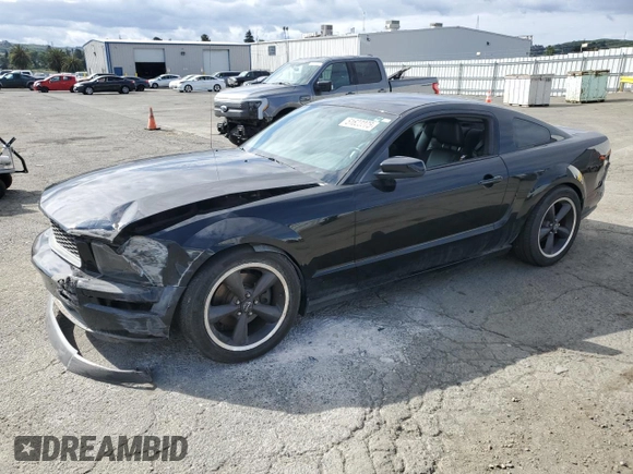 2008 Ford Mustang GT Deluxe z VIN 1ZVHT82H185162646, wystawiony jako Copart lot #51623075 z przebiegiem 106 896 mil mil oraz Szkoda całkowita • Salvage title. Historia ofert i sprzedaży dostępna na DreamBid. Obrazek 1.