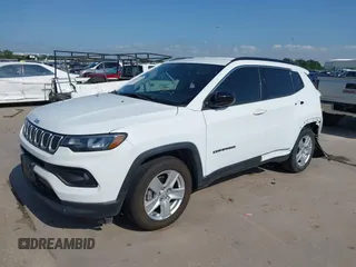 2022 Jeep Compass Latitude with VIN 3C4NJCBB8NT137619, listed as a IAAI auction lot 42211859 with 31,319 mi miles and . Bid and sale history available at DreamBid. Image 2.