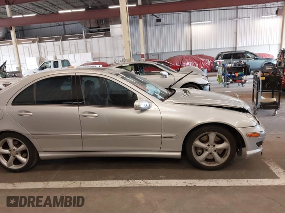 2006 Mercedes-Benz C 230 Sport with VIN WDBRF52HX6F732386, listed as a IAAI auction lot 42211116 with 132,116 mi miles and . Bid and sale history available at DreamBid. Image 13.