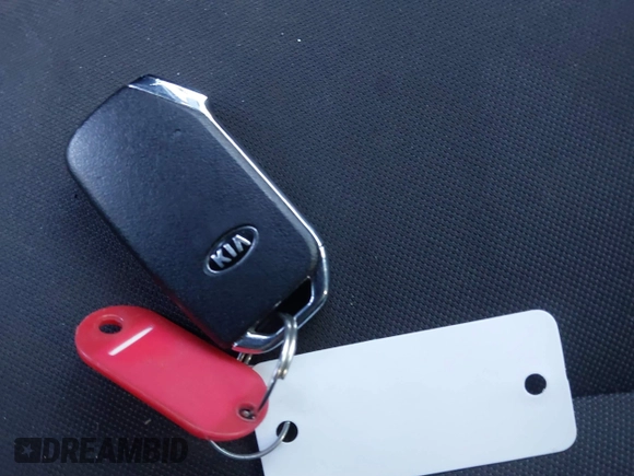 2020 Kia Forte GT-Line z VIN 3KPF34AD7LE167672, wystawiony jako IAAI lot #41312641 z przebiegiem 64 569 mil mil oraz . Historia ofert i sprzedaży dostępna na DreamBid. Obrazek 11.