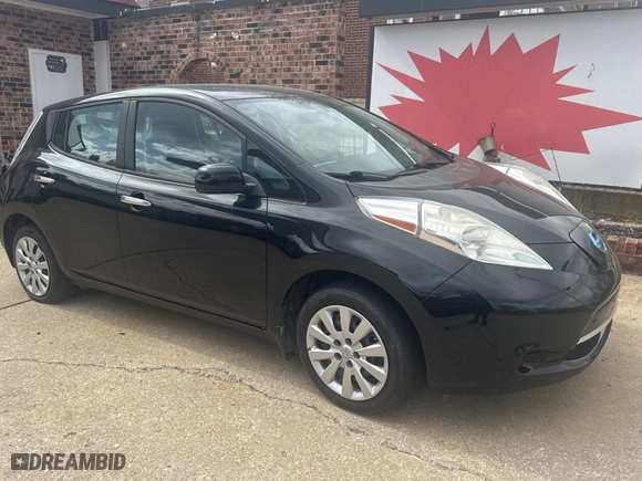 2015 Nissan LEAF S with VIN 1N4AZ0CPXFC308227, listed as a Copart auction lot 52903205 with 86,161 mi miles and Clean Title. Bid and sale history available at carsss.com. Image 1.