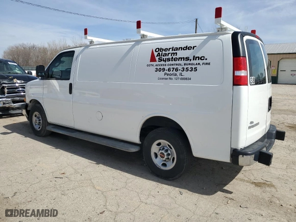 2022 GMC Savana Cargo Van with VIN 1GTW7AFP4N1147665, listed as a Copart auction lot 54802085 with 42,261 mi miles and Salvage Title. Bid and sale history available at carsss.com. Image 2.