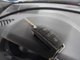 2017 Audi Q3 Premium z VIN WA1ECCFS0HR009385, wystawiony jako IAAI lot #42042437 z przebiegiem 110 341 mil mil oraz . Historia ofert i sprzedaży dostępna na DreamBid. Obrazek 11.
