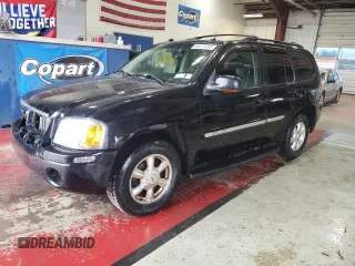 2005 GMC Envoy SLE z VIN 1GKDT13S852382256, wystawiony jako Copart lot #56477295 z przebiegiem 96 525 mil mil oraz Szkody całkowita. Historia ofert i sprzedaży dostępna na DreamBid. Obrazek 1.