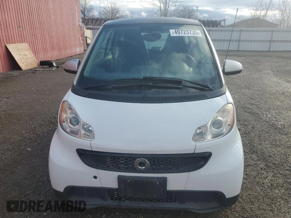 2013 Smart fortwo Pure z VIN WMEEJ3BA8DK619967, wystawiony jako Copart lot #49723735 z przebiegiem Nie podano mil oraz Tytuł czysty. Historia ofert i sprzedaży dostępna na DreamBid. Obrazek 5.