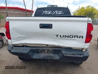 2016 Toyota Tundra SR5 z VIN 5TFDW5F15GX491017, wystawiony jako IAAI lot #42033427 z przebiegiem 97 290 mil mil oraz . Historia ofert i sprzedaży dostępna na DreamBid. Obrazek 6.