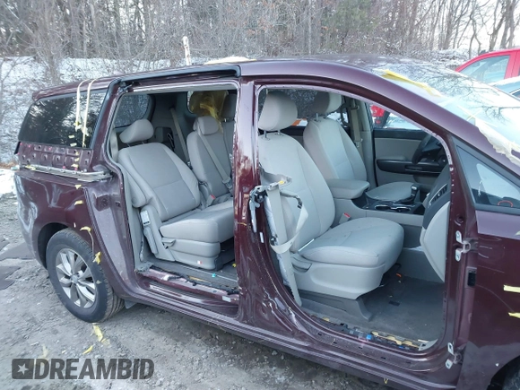 2020 Kia Sedona LX with VIN KNDMB5C18L6617371, listed as a IAAI auction lot 41378524 with 59,092 mi miles. Bid and sale history available at carsss.com. Image 6.