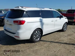 2017 Kia Sedona SX with VIN KNDMC5C12H6329656, listed as a IAAI auction lot 41980895 with 111,318 mi miles. Bid and sale history available at carsss.com. Image 4.