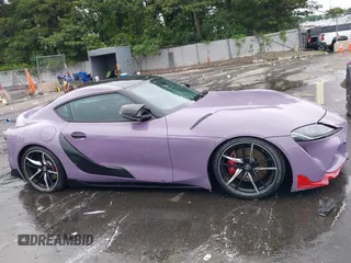 2021 Toyota Supra 3.0 z VIN WZ1DB0C03MW040150, wystawiony jako IAAI lot #42704929 z przebiegiem 15 076 mil mil oraz . Historia ofert i sprzedaży dostępna na DreamBid. Obrazek 13.