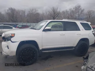 2018 Toyota 4Runner SR5 with VIN JTEBU5JR1J5605748, listed as a IAAI auction lot 41861352 with 49,323 mi miles and . Bid and sale history available at DreamBid. Image 14.